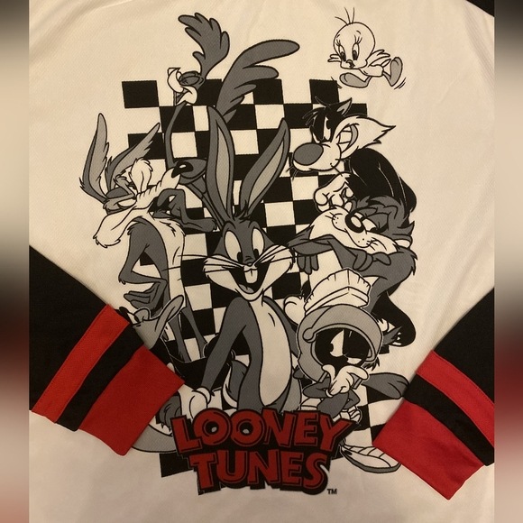Looney Tunes Athletic Men’s Long Sleeve Graphic Design T-Shirt Size M - Picture 10 of 10